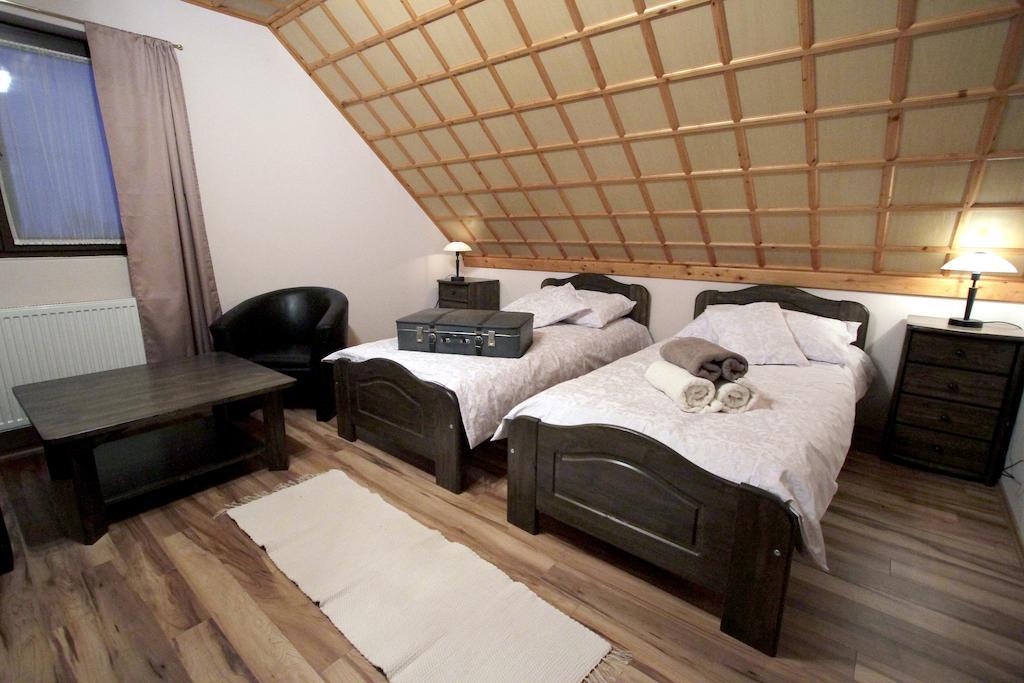 Patkoszeg Vendeghaz Hotel Kaposfo Bilik gambar