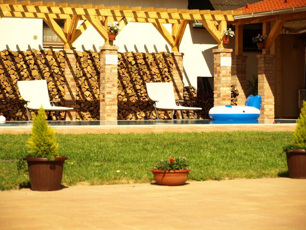 Patkoszeg Vendeghaz Hotel Kaposfo Luaran gambar