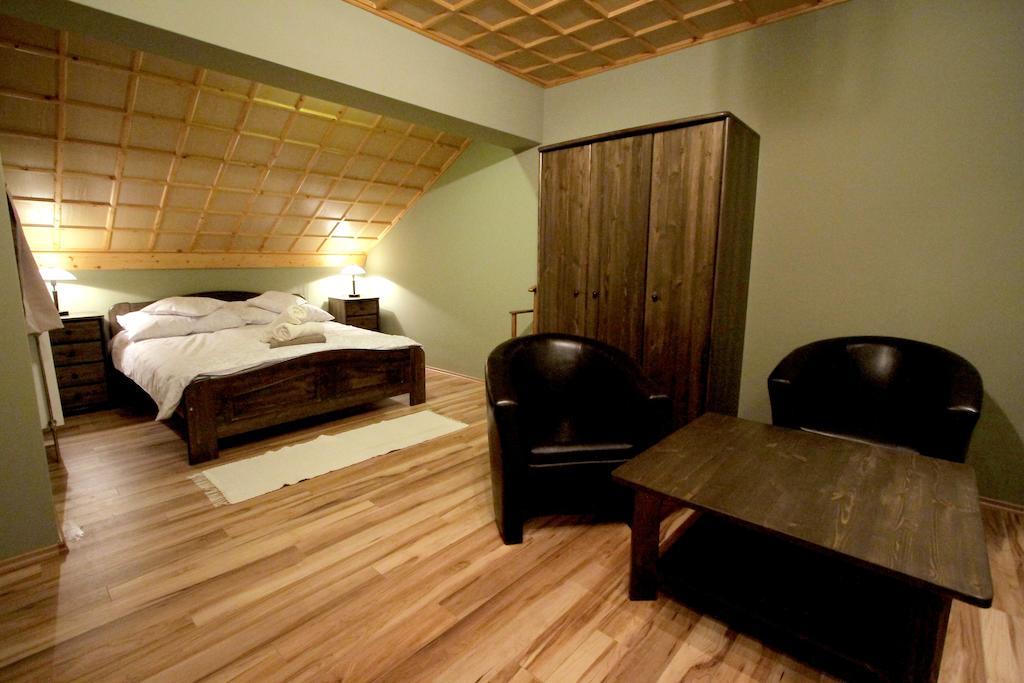 Patkoszeg Vendeghaz Hotel Kaposfo Bilik gambar
